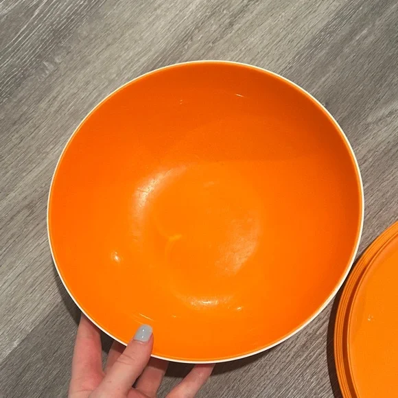 Tupperware Orange Bowl with Lid - Picture 4 of 7